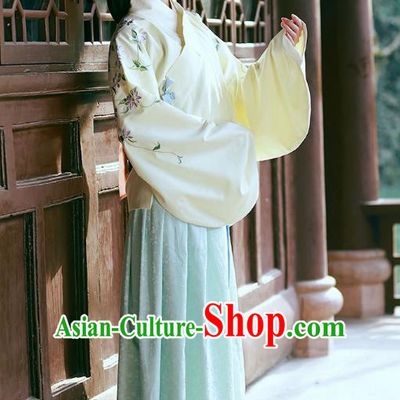 Traditional Chinese Ancient Young Lady Hanfu Costume, Asian China Ming Dynasty Princess Embroidered Yellow Blouse and Skirts for Women