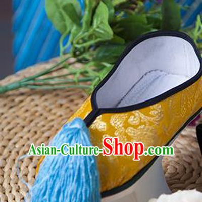 Traditional Chinese Qing Dynasty Princess Yellow Embroidered Shoes Saucers, China Ancient Manchu Palace Lady Blood Stained Shoes for Women