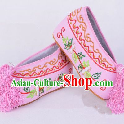Traditional Beijing Opera Diva Pink Satin Embroidered Shoes Cloth Shoes, Ancient Chinese Peking Opera Hua Tan Princess Blood Stained Shoes