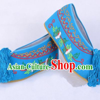Traditional Beijing Opera Diva Blue Satin Embroidered Shoes Cloth Shoes, Ancient Chinese Peking Opera Hua Tan Princess Blood Stained Shoes
