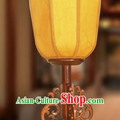 Traditional Chinese Handmade Yellow Sheepskin Lantern Classical Palace Lantern China Table Palace Lamp
