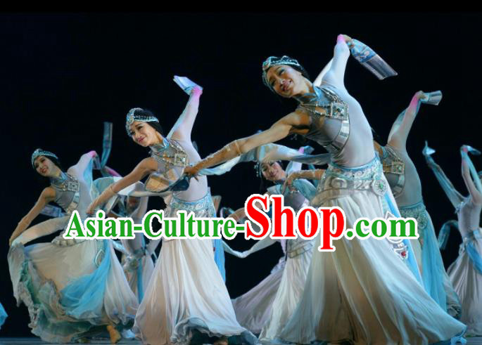 Traditional Chinese Fan Dance Folk Dance Costume Classical Yangko Dance Classical Dance Dress