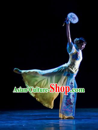 Traditional Chinese Fan Dance Folk Dance Costume Classical Yangko Dance Classical Dance Dress