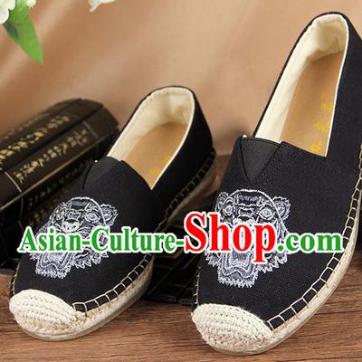 Chinese National Handmade Shoes Traditional Cloth Shoes Embroidery Tiger Black Shoes for Women