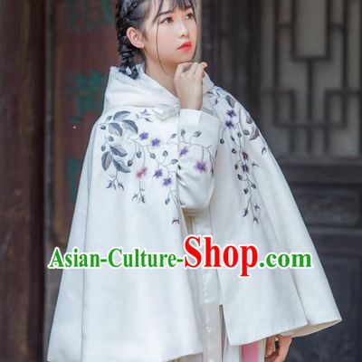 Chinese Traditional Costumes Ancient Hanfu Embroidered White Cloak for Women