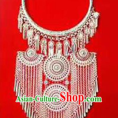Chinese Traditional Dong Nationality Sliver Necklace Ethnic Wedding Jewelry Accessories for Women