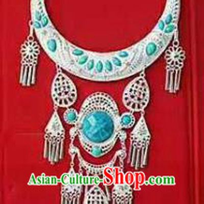 Chinese Traditional Dong Nationality Sliver Blue Necklace Ethnic Wedding Jewelry Accessories for Women