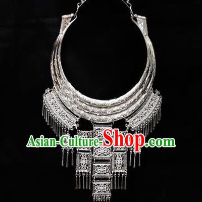 Chinese Traditional Miao Nationality Jewelry Accessories Hmong Sliver Necklace for Women