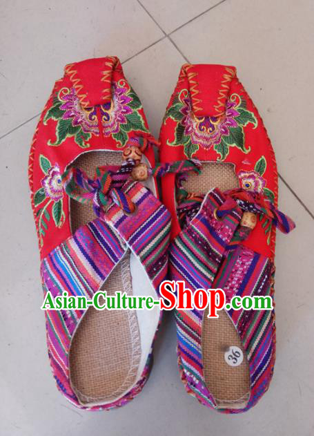 Chinese Traditional Handmade Embroidered Shoes Red Cloth Slippers for Women Chinese Traditional Handmade Embroidered Shoes Red Cloth Slippers for Women