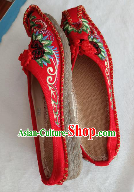 Chinese Traditional Handmade Embroidered Shoes Red Cloth Shoes for Women Chinese Traditional Handmade Embroidered Shoes Red Cloth Shoes for Women