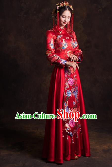 Chinese Traditional Red Satin Xiuhe Suits Ancient Bride Embroidered Wedding Dress for Women Chinese Traditional Red Satin Xiuhe Suits Ancient Bride Embroidered Wedding Dress for Women