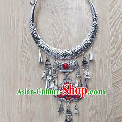 Chinese Traditional Minority Embroidered Red Carving Necklace Ethnic Folk Dance Accessories for Women