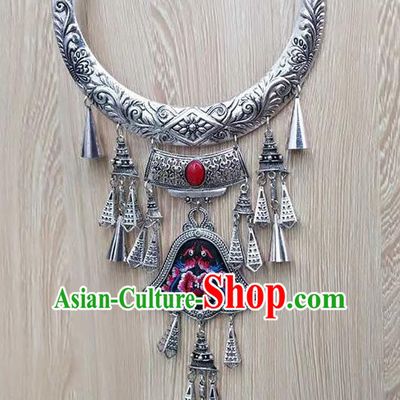 Chinese Traditional Minority Embroidered Black Carving Necklace Ethnic Folk Dance Accessories for Women