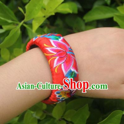 Chinese Traditional National Handmade Embroidered Bracelet for Women