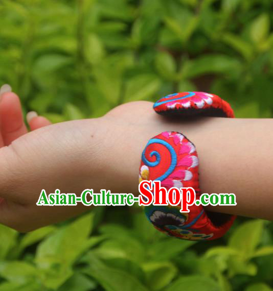 Chinese Traditional National Handmade Embroidered Bracelet for Women