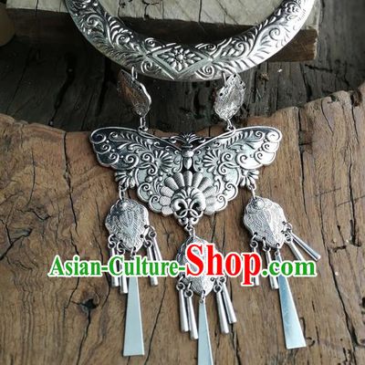 Chinese Ethnic Carving Butterfly Folk Dance Necklace Traditional National Jewelry Accessories for Women
