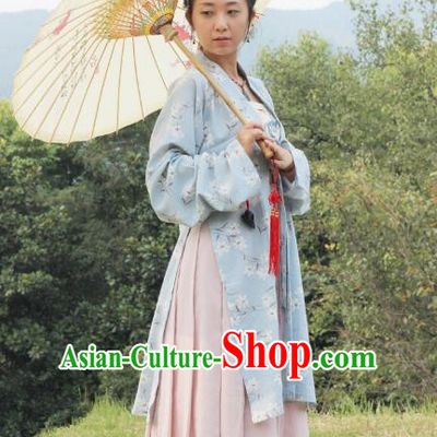 China Ancient  Ming Dynasty Traditional Young Lady Dress Clothing for Women