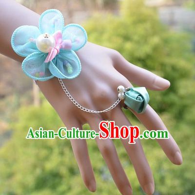 European Western Bride Wrist Accessories Vintage Renaissance Blue Flower Gothic Bracelet with Ring for Women