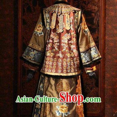Traditional Chinese Qing Dynasty Manchu Dowager Countess Embroidered Costume for Women