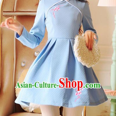 Traditional Chinese National Embroidered Blue Dress Tangsuit Cheongsam Clothing for Women