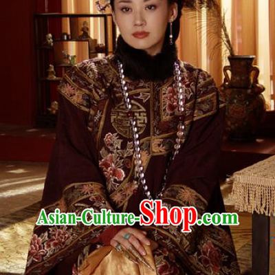 Chinese Ancient Qing Dynasty Empress Dowager Xiaozhuang Embroidered Manchu Dress Historical Costume for Women