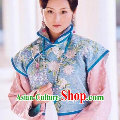 Chinese Ancient Qing Dynasty Princess of Kangxi Manchu Dress Historical Costume for Women