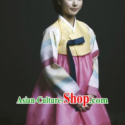 Korean Traditional Bride Palace Hanbok Clothing Korean Fashion Apparel Yellow Blouse and Pink Dress for Women