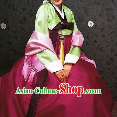 Korean Traditional Palace Clothing Hanbok Fashion Apparel Green Blouse and Wine Red Dress for Women