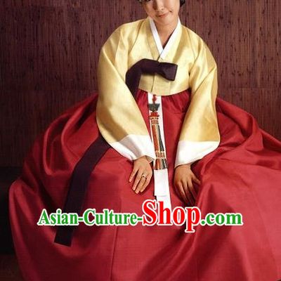 Korean Traditional Palace Clothing Hanbok Fashion Apparel Yellow Blouse and Wine Red Dress for Women