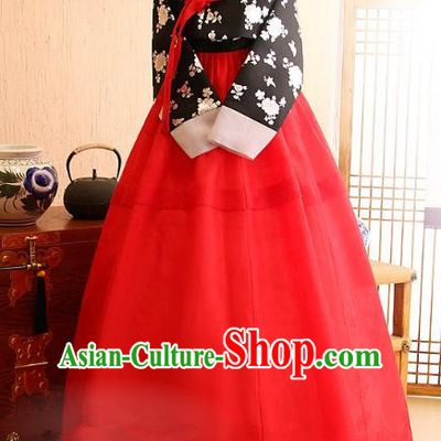 Korean Traditional Palace Garment Hanbok Fashion Apparel Costume Black Embroidered Blouse and Red Dress for Women