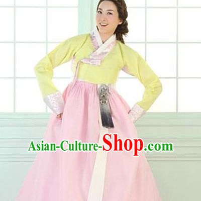 Korean Traditional Palace Garment Hanbok Fashion Apparel Costume Bride Yellow Blouse and Pink Dress for Women