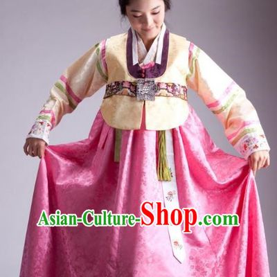 Korean Traditional Palace Garment Hanbok Fashion Apparel Costume Bride Blouse and Pink Dress for Women