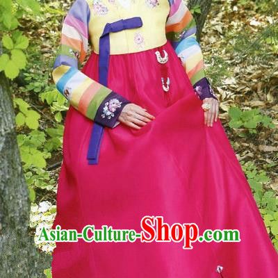 Korean Traditional Garment Palace Hanbok Yellow Blouse and Rosy Dress Fashion Apparel Bride Costumes for Women