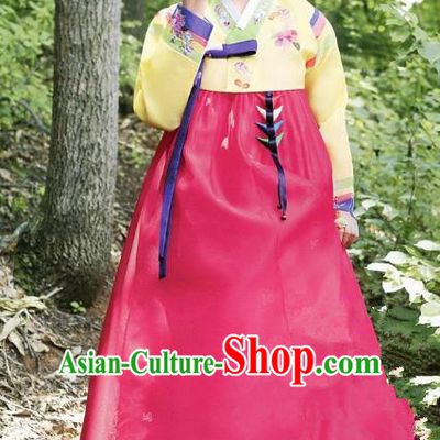 Korean Traditional Handmade Palace Hanbok Yellow Blouse and Rosy Dress Fashion Apparel Bride Costumes for Women