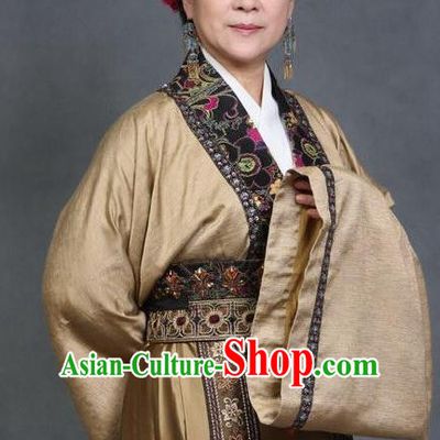 Chinese Ancient Novel Character A Dream in Red Mansions Dowager Aunt Xue Costume for Women