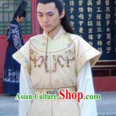 Chinese Ancient Ming Dynasty Crown Prince of Emperor Jiajing Zhu Chengyu Clothing for Men