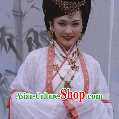 Chinese Ancient Queen Costume Ming Dynasty Empress Zhang Embroidered White Dress for Women
