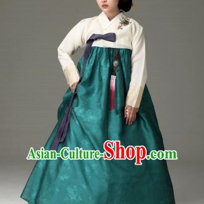 Top Grade Korean Hanbok Traditional Beige Blouse and Green Dress Fashion Apparel Costumes for Women