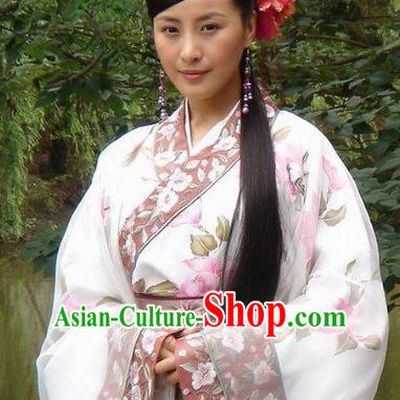 Chinese Ancient Ming Dynasty Nobility Lady Embroidered Dress Costume for Women
