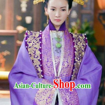 Chinese Ancient Ming Dynasty Palace Queen Embroidered Dress Costume for Women