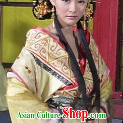 Ancient Chinese Ming Dynasty Imperial Concubine Wei of Zhu Youxiao Embroidered Historical Costume and Headpiece Complete Set for Women