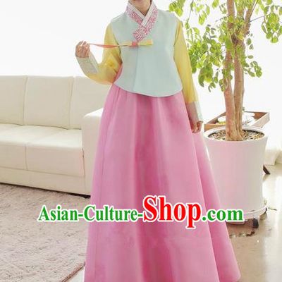 Korean Traditional Hanbok Green Blouse and Pink Dress Ancient Formal Occasions Fashion Apparel Costumes for Women