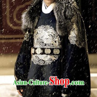 Ancient Chinese Ming Dynasty Zhengtong Emperor Zhu Qizhen Embroidered Costume for Men