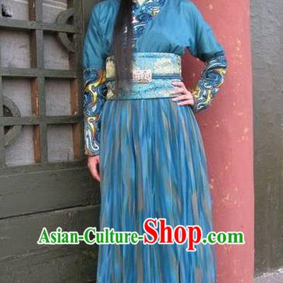 Chinese Ancient Song Dynasty Princess Embroidered Dress Swordswoman Replica Costume for Women