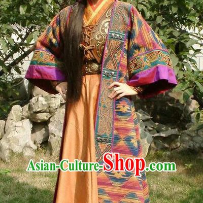 Ancient Chinese Ming Dynasty Young Mistress Embroidered Dress Swordswoman Replica Costume for Women