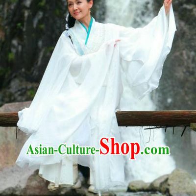 Ancient Chinese Song Dynasty Swordswoman White Dress Chivalrous Woman Fairy Embroidered Replica Costume