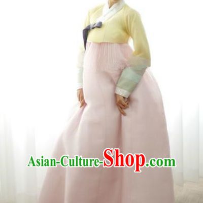 Korean Traditional Bride Hanbok Formal Occasions Yellow Blouse and Light Pink Dress Ancient Fashion Apparel Costumes for Women
