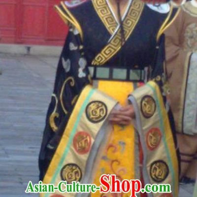 Chinese Traditional Tang Dynasty Empress Embroidered Imperial Robe Queen Wu Zetian Replica Costume for Women