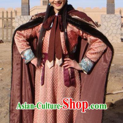 Chinese Traditional Tang Dynasty Hofdame Swordswoman Embroidered Replica Costume for Women