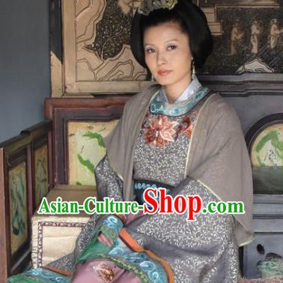Chinese Traditional Tang Dynasty Crown Princess Embroidered Replica Costume for Women